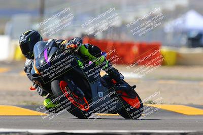 media/Oct-09-2022-SoCal Trackdays (Sun) [[95640aeeb6]]/Turn 2 (1110am)/